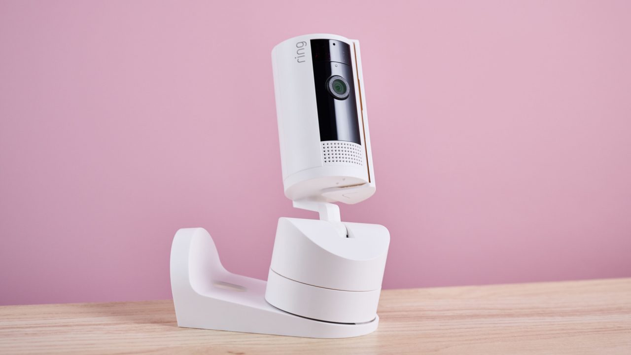 กล้อง Ring Indoor ช่วยให้ฉันจับตาดูความปั่นป่วนของแมวได้ — และคุณควรจับตาดูมันใน Prime Day นี้