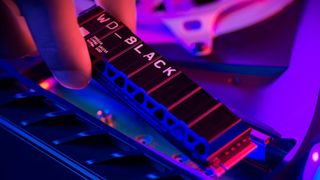 3 สุดยอด SSD ที่คุณควรซื้อตอนนี้ ก่อนราคาจะพุ่งสูงขึ้น เพื่อความคุ้มค่าสูงสุด