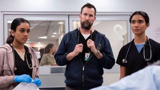 The Pitt ซีซัน 2 ตอนที่ 7 บน HBO Max ทำลายฉากที่เปราะบางที่สุดของเรื่องลงอย่างน่าเสียดาย