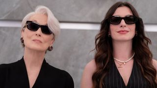 The Devil Wears Prada 2: ทุกสิ่งที่เราควรรู้เกี่ยวกับภาคต่อของ แอนน์ แฮทธาเวย์