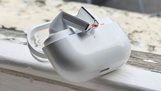 ข้อมูลหลุด Galaxy Buds รุ่นใหม่: ฟีเจอร์เด็ดเลียนแบบ AirPods อาจไม่มาตามนัด