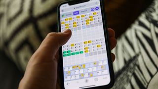 คำใบ้และเฉลย Quordle สำหรับวันจันทร์ที่ 6 เมษายน (เกม #1533) – ช่วยคุณรักษาสถิติการชนะได้แน่นอน!