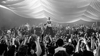 ตัวอย่างแรก Resident Evil จากผู้กำกับ Zach Cregger มาแล้ว: การดัดแปลงที่แฟนเกมรอคอย