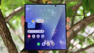 หลุดดีไซน์ Samsung Galaxy Wide Fold และ Z Fold 8 จากซอร์สโค้ด One UI 9 มุ่งหน้าสู่ยุคใหม่ของจอพับ