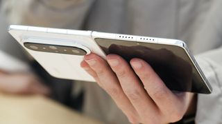 ผลสำรวจเผย iPhone Ultra จอพับได้ อาจกลายเป็นสินค้าสุดฮิตที่เหนือความคาดหมาย