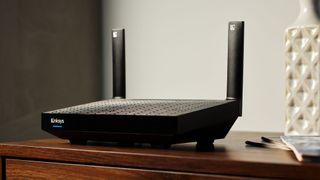 นักวิจัยเตือน! สัญญาณ Wi-Fi อาจถูกใช้เพื่อติดตามและระบุตัวตนของคุณได้ แม้อยู่หลังกำแพง