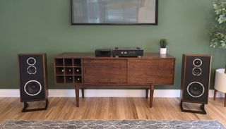 KLH Model 4 ใหม่: ลำโพง Hi-Fi สไตล์เฮอริเทจที่ตอบโจทย์ทุกความต้องการ